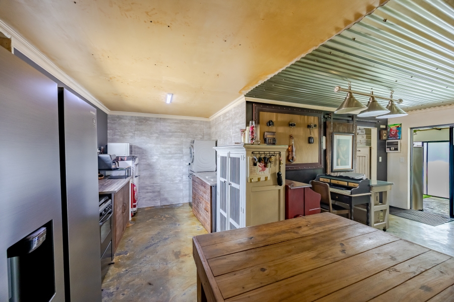 6 Bedroom Property for Sale in Flamingo Vlei Western Cape